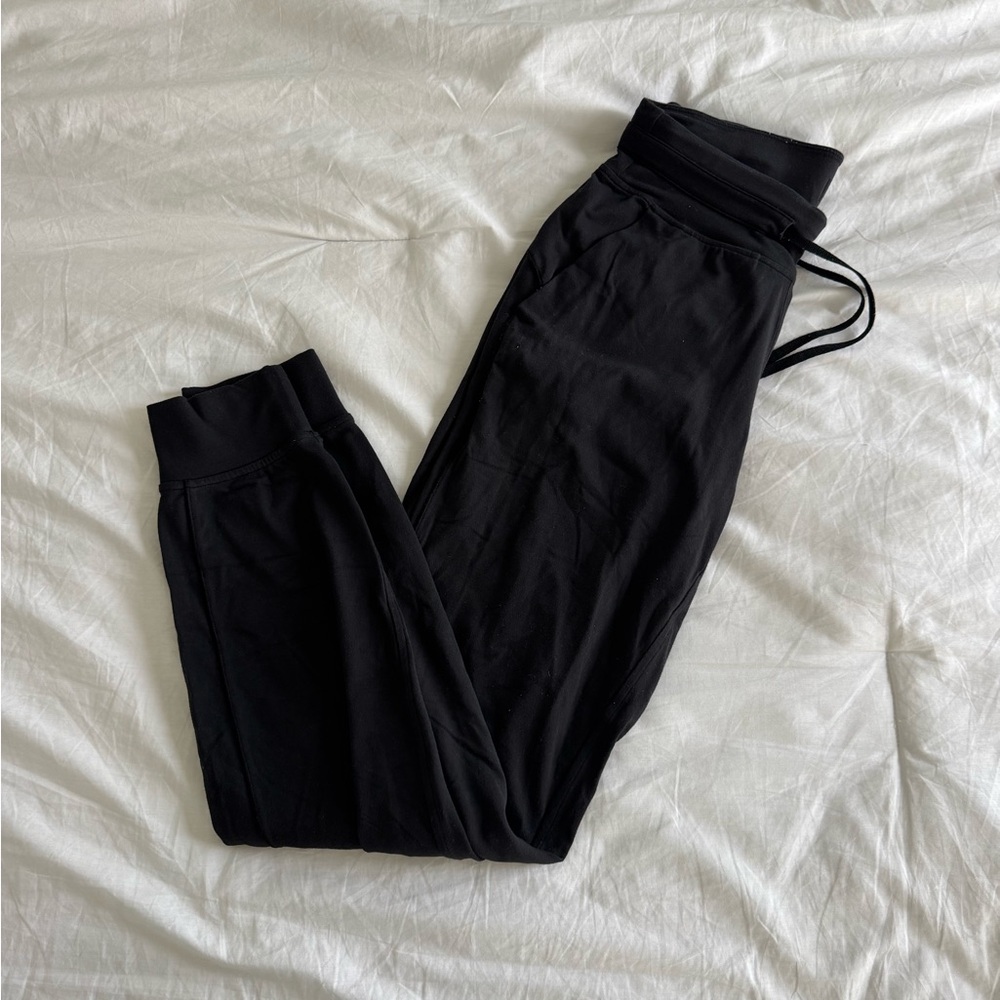 Lululemon black joggers